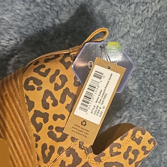 Brand new Tom's leopard booties - Picture 4 of 4